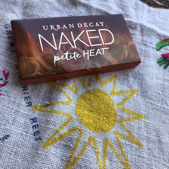 Urban Decay Other - Urban decay naked petite heat palette